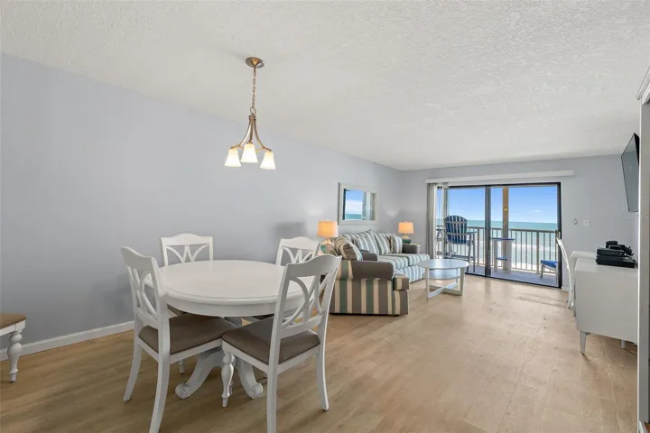 Living &amp; Dining Open Floor Plan