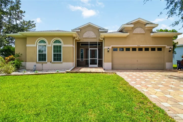 Large corner lot in Glenn Lakes