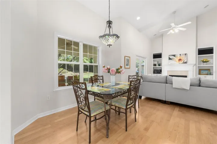 Open Plan Flows Perfect for Family and Friends
