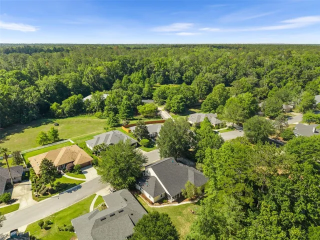 Home Situated in a Beautiful Area next to Preserve
