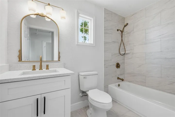 Upstairs bath 2