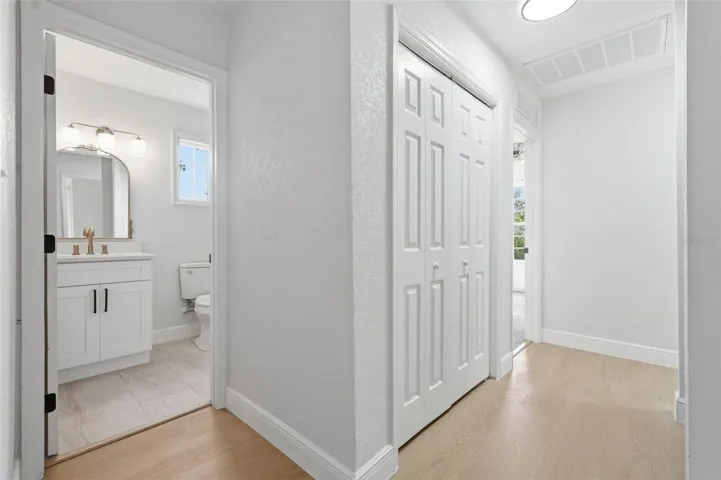 Upstairs bath 2