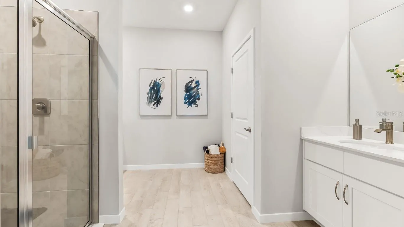 MODEL HOME