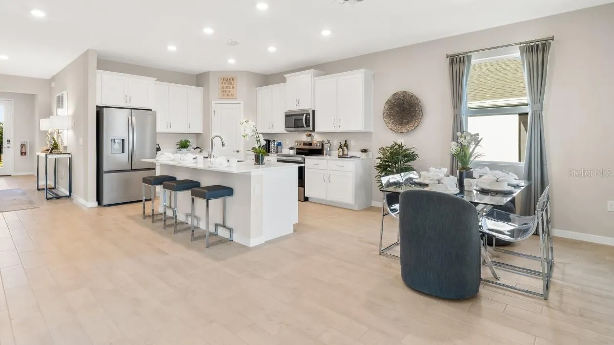 MODEL HOME