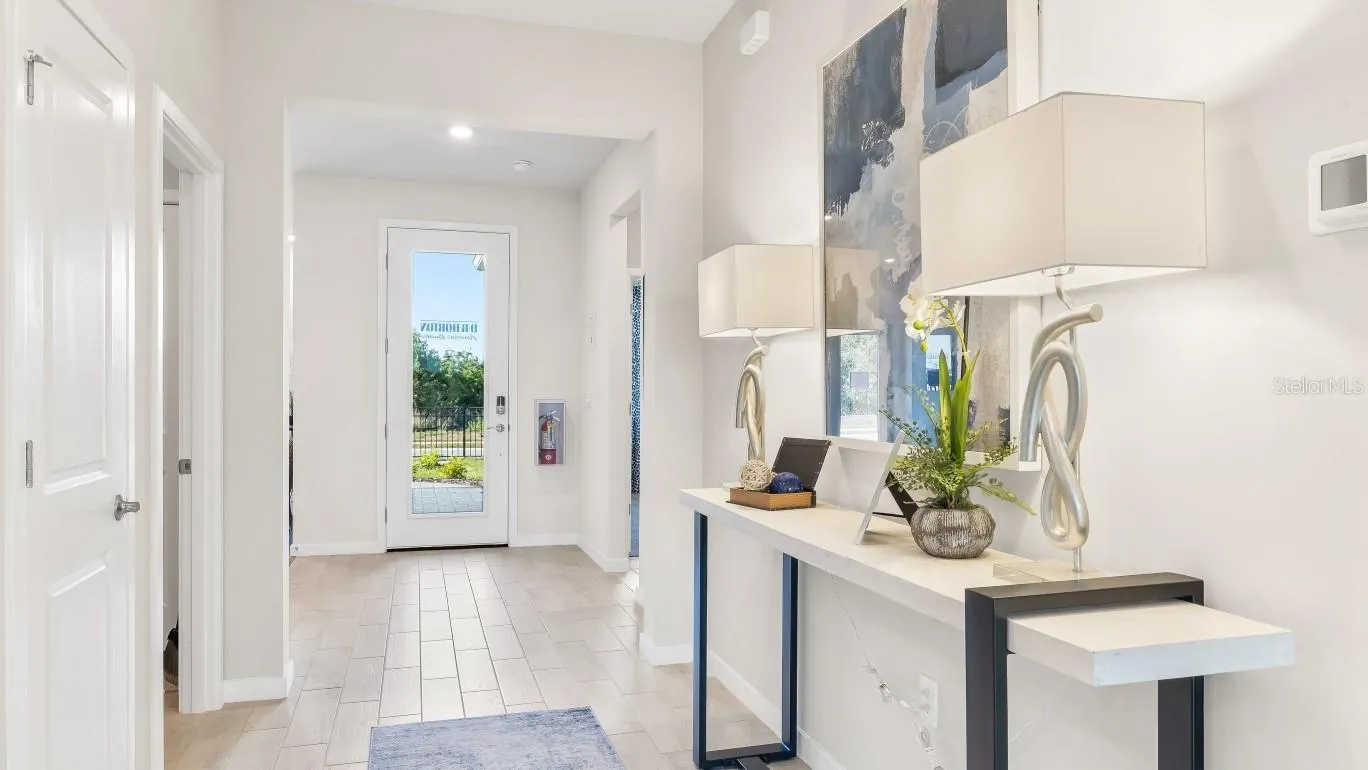 MODEL HOME