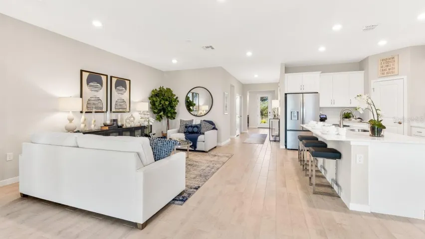 MODEL HOME