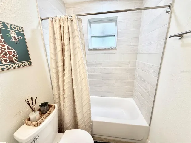 Bathroom 3 with Tub/Shower