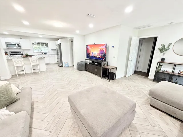 Livingroom/Kitchen view