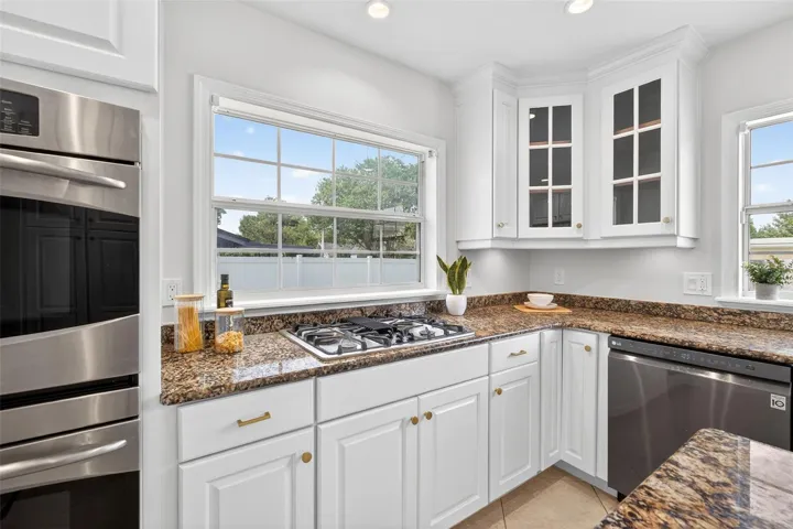 Double oven, gas stovetop