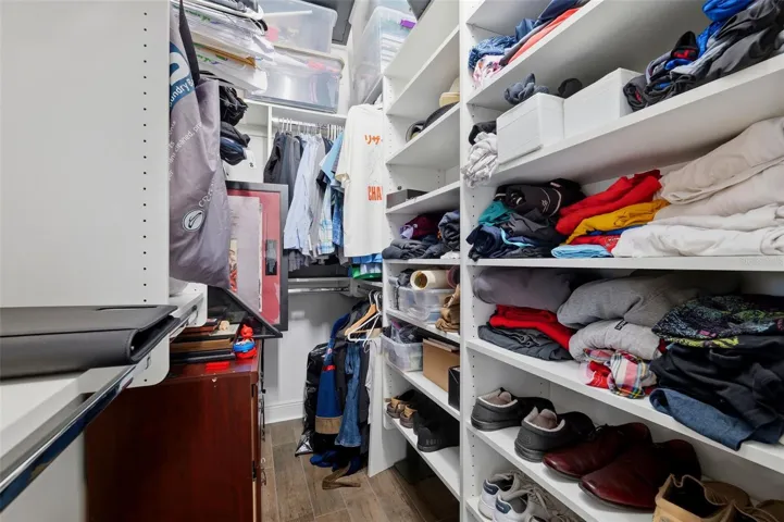 Dual primary closets