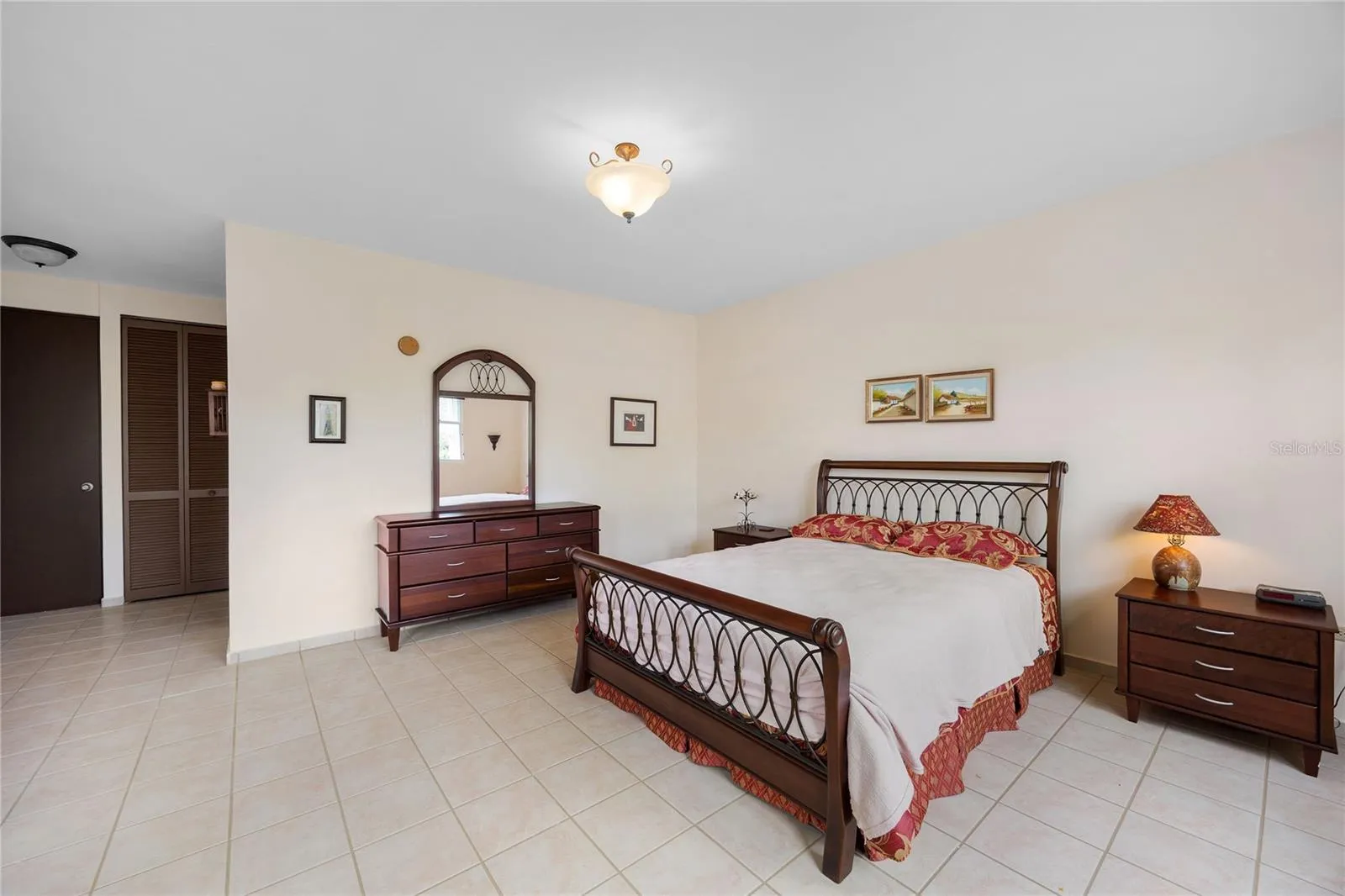 Master Bedroom Master Bedroom