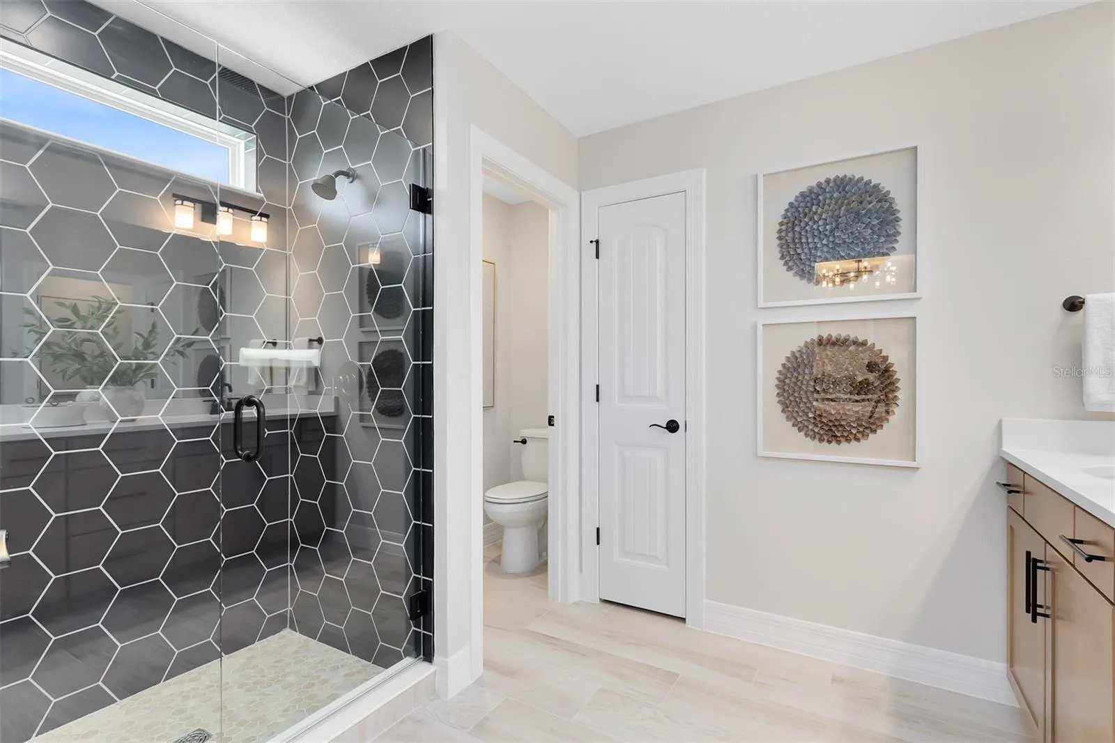 Actual home photo. Colors, finishes, textures and options may appear differently in person due to variations in monitors and viewing devices.