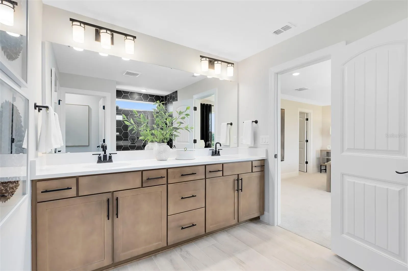 Actual home photo. Colors, finishes, textures and options may appear differently in person due to variations in monitors and viewing devices.