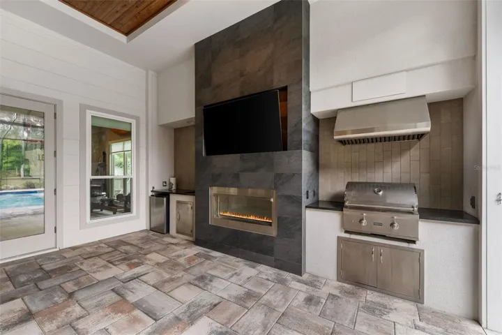 California Kitchen with fireplace