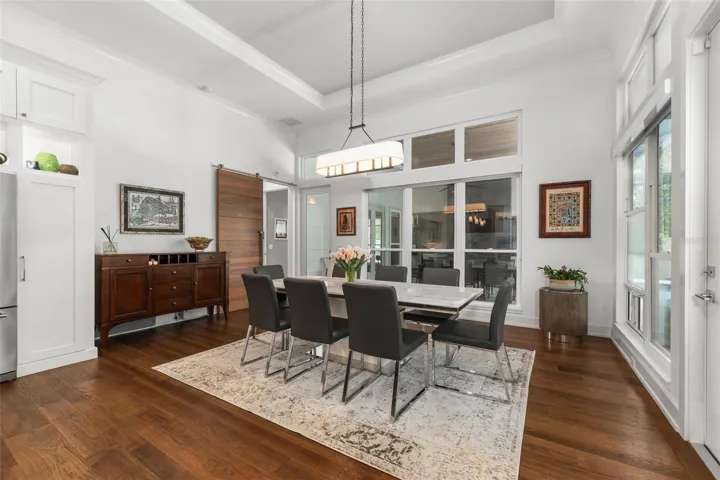 Spacious Dining area to outdoor space