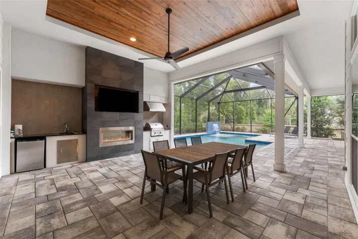 Outdoor Dining area