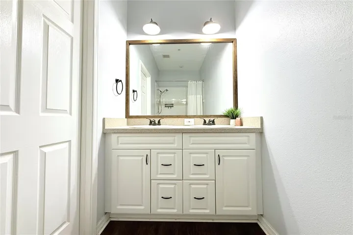1/2 bathroom