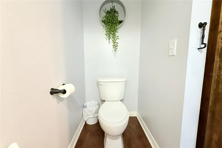 1/2 bath room