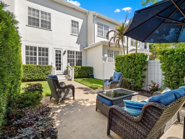 Large and private courtyard, vinyl fencing for more privacy.