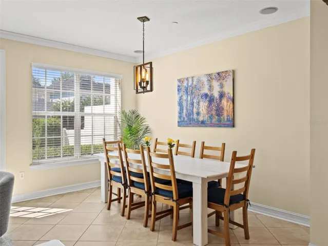 Dining room.
