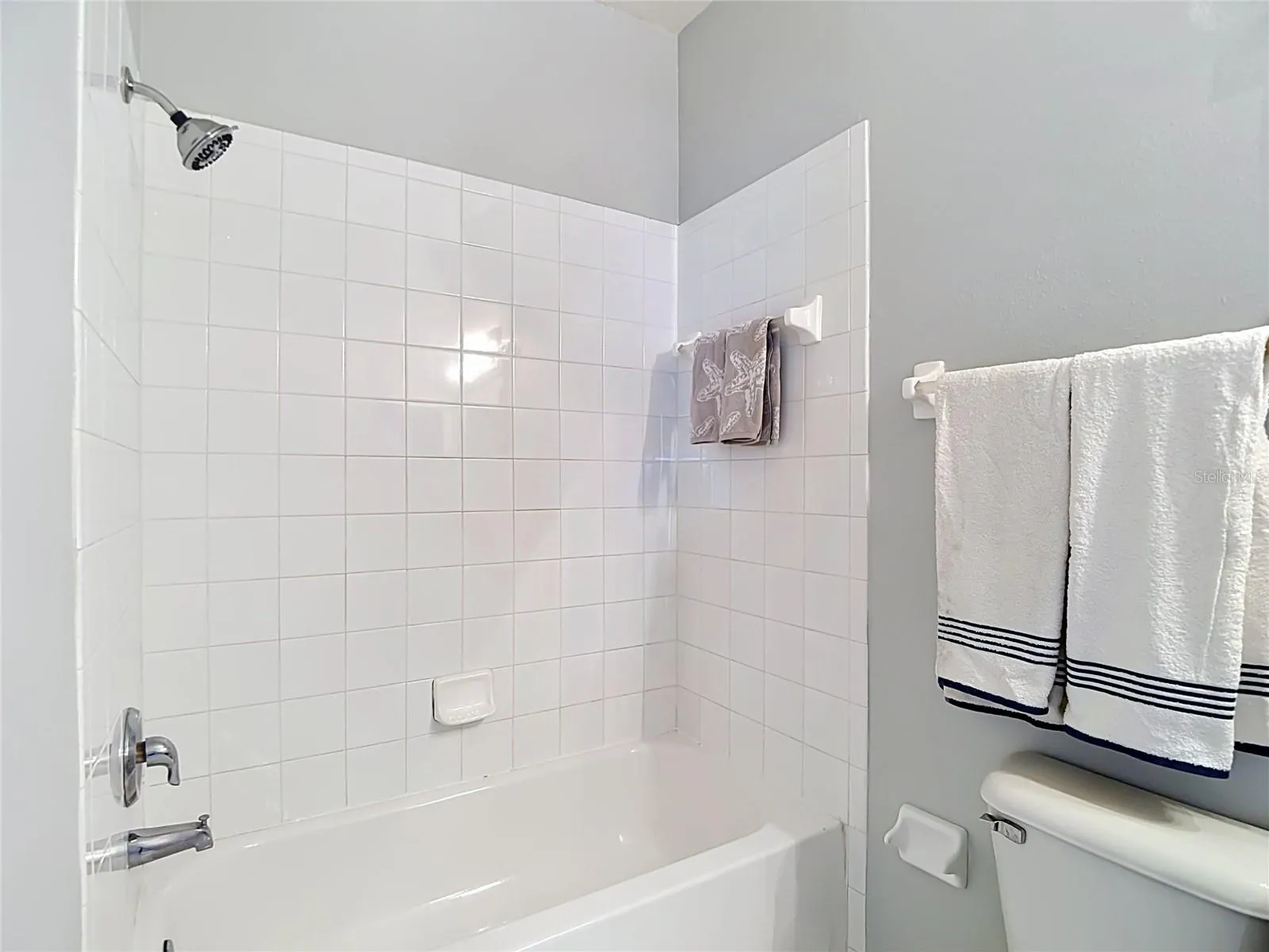 9502 W Park Village 108 2nd bathroom