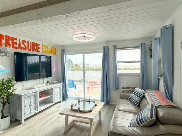 Bungalow Living Room