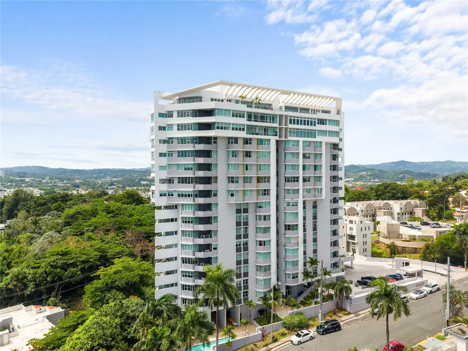 Perfectly positioned in the heart of Guaynabo with quick access to all major avenues and highways, schools, shopping, and dining.