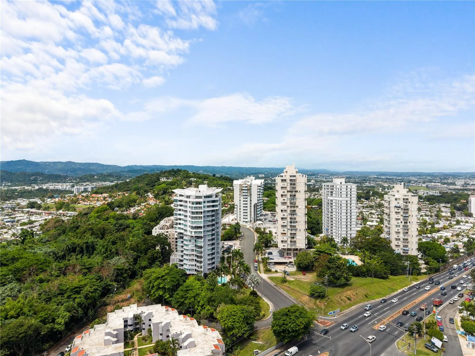La Cima de Torrimar is embraced by sweeping greenery and serene mountain views, creating a calm backdrop that invites relaxation and an easy sense of peace in everyday living.