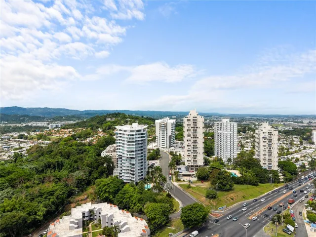 La Cima de Torrimar is embraced by sweeping greenery and serene mountain views, creating a calm backdrop that invites relaxation and an easy sense of peace in everyday living.