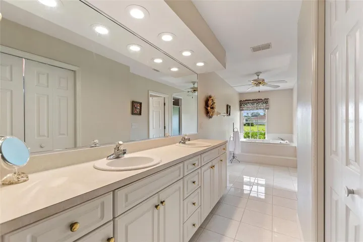 En-Suite Master Bathroom
