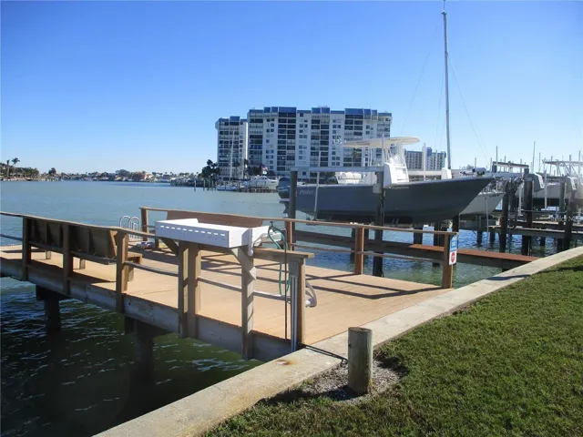 Fishing dock