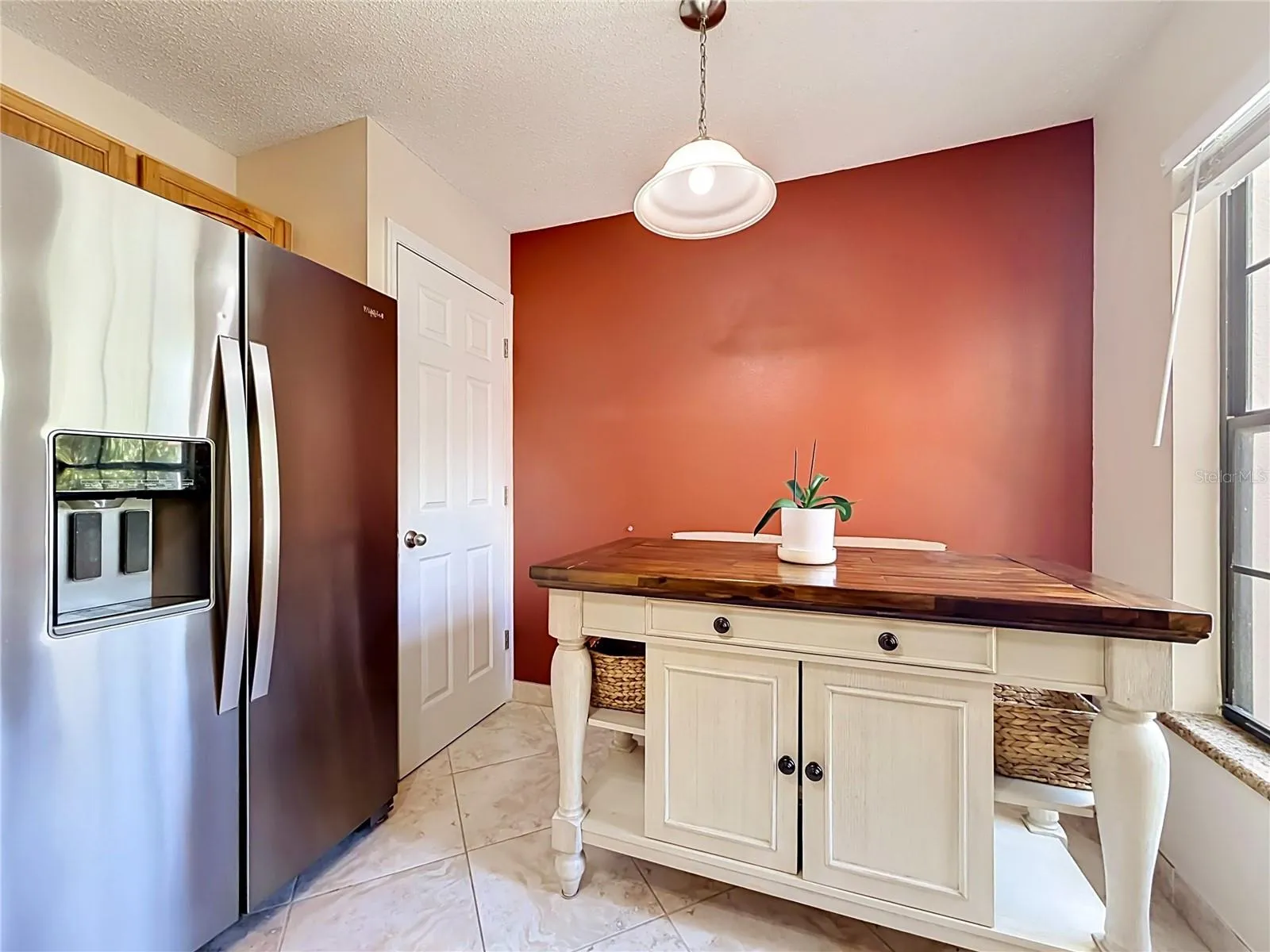 Eat in kitchen space
