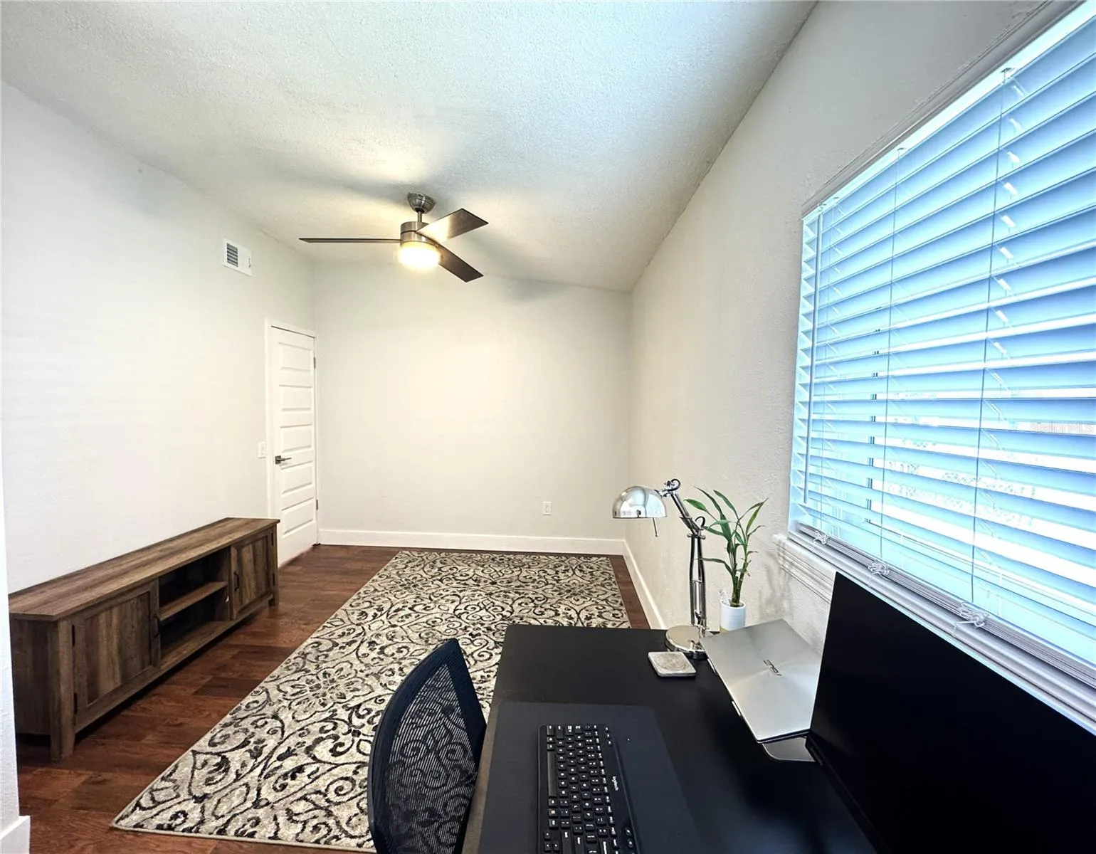 Bedroom 2.1