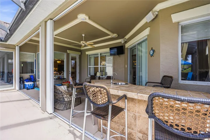 Bar area with seating for four.