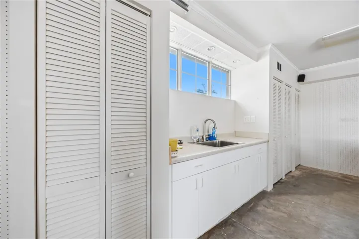 Sink in garage