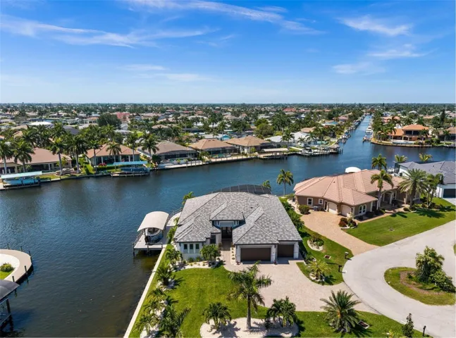 240 feet of Direct Sailboat Gulf Access Waterfront