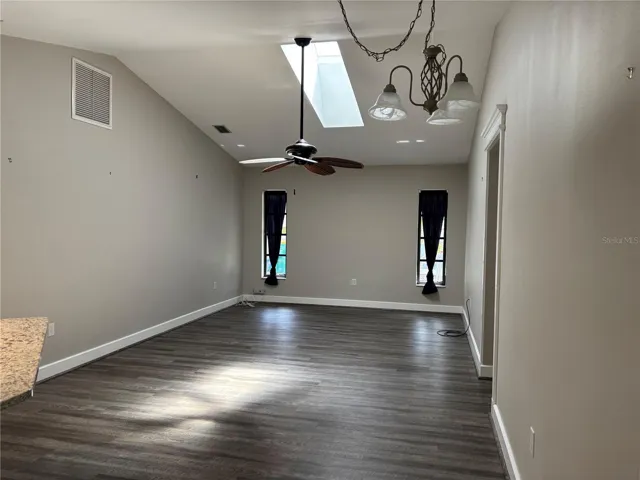 family room off kitchen