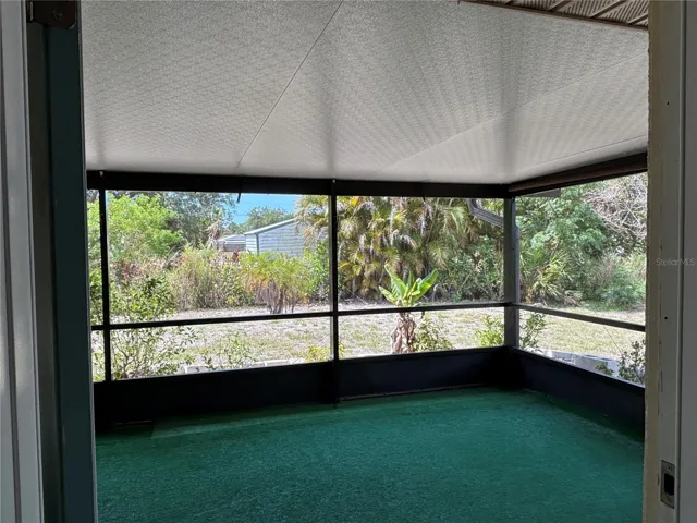 screened lanai