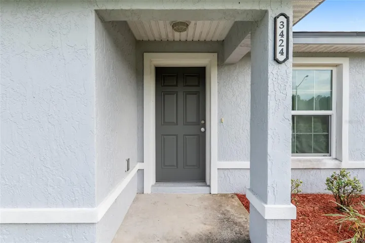 FRONT ENTRYWAY
