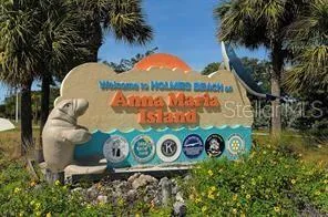 Close to Anna Maria Island and the beaches.