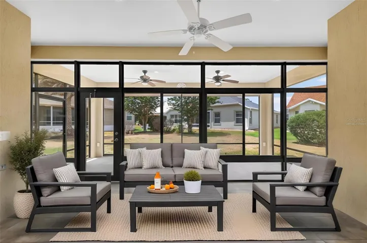 Enclosed Lanai-Virtually Staged