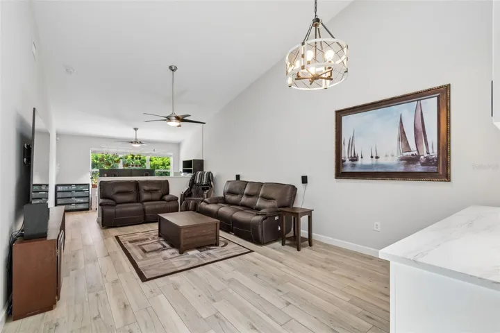 Open floor plan - Living/Dining Combo