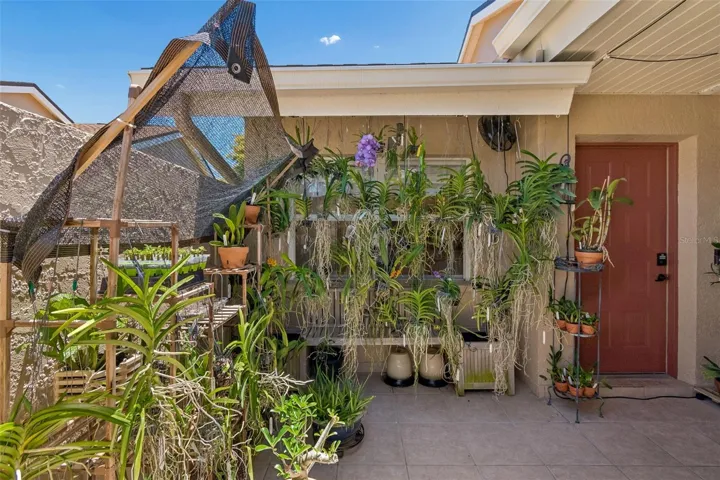 Courtyard Entryway to Front Door