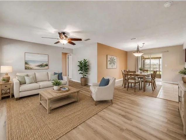 Virtually Stage living/dining