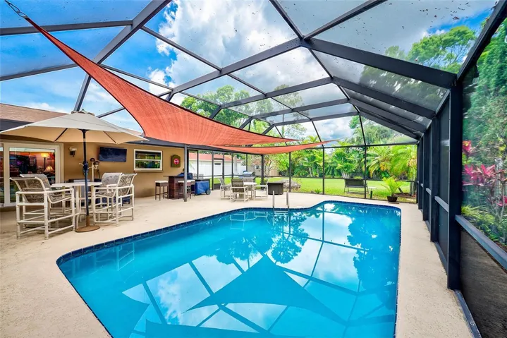 Screened-in Pool