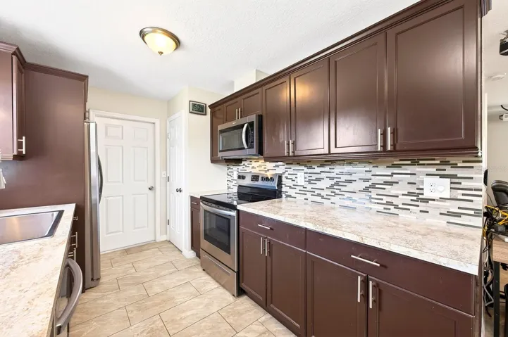 The generous Kitchen layout makes cooking, baking and spending time with loved ones both easy and enjoyable.