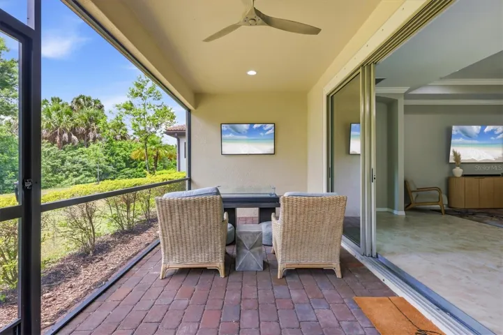 Large Lanai