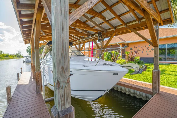 Amazing Craftsmanship by Creative Dock Design, 12 foot panels / SeaWall
