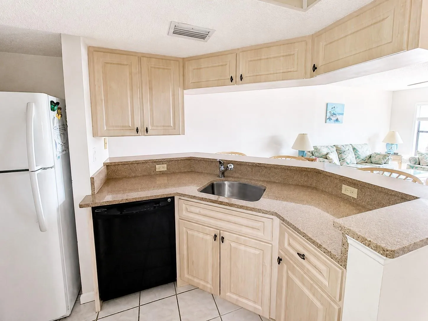 Open kitchen breakfast bar