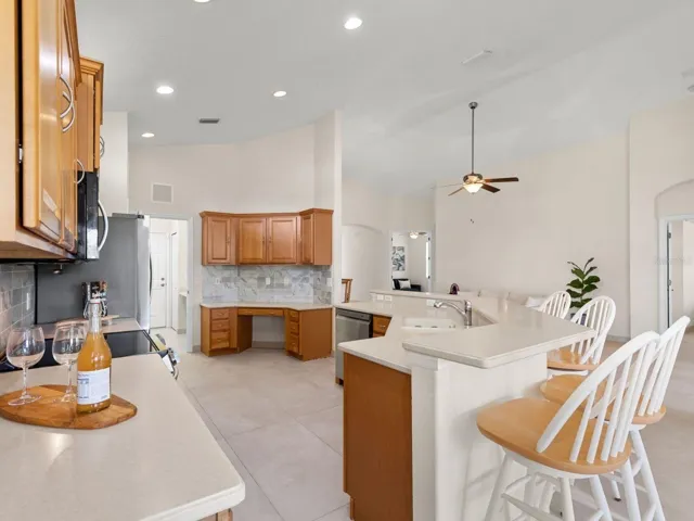 Kitchen- Desk Area
